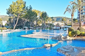 Outdoor pool, pool loungers