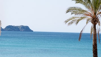 Una playa cerca
