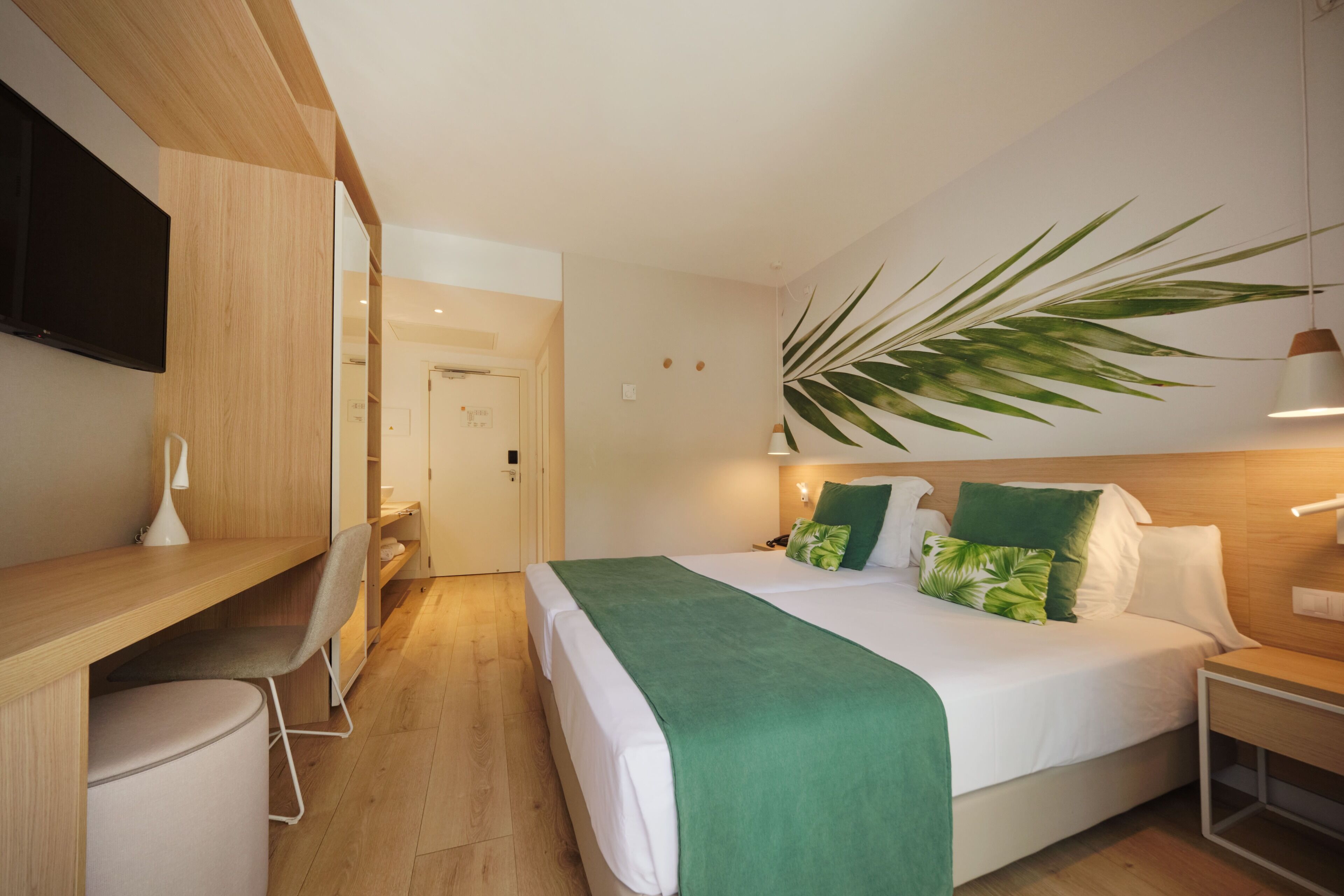 Standard Double Room, Balcony | Minibar, in-room safe, desk, laptop workspace