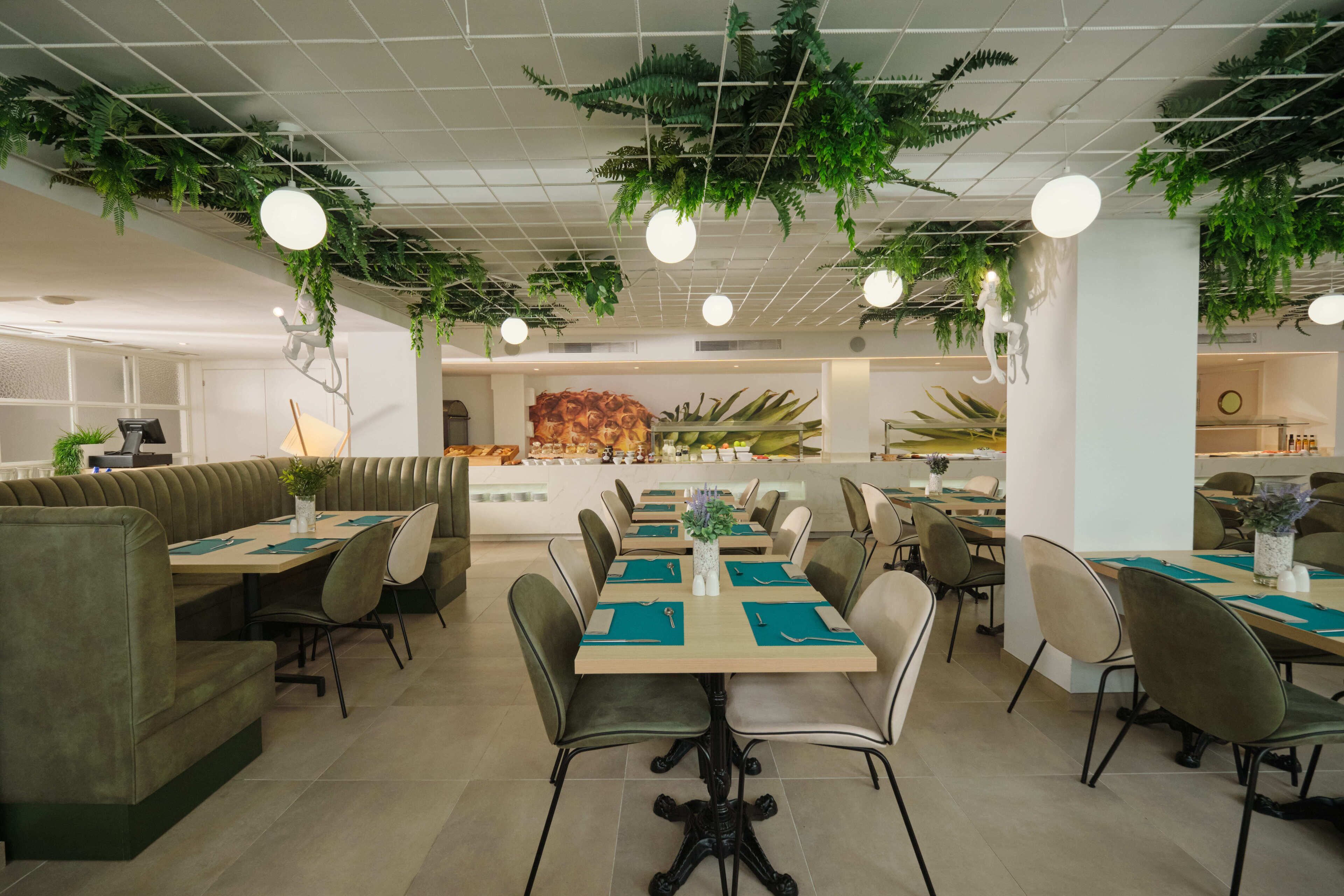 Déjeuner et dîner servis sur place