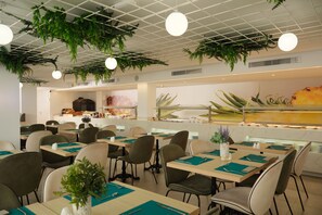 Lunch and dinner served  - BQ Paguera Boutique Hotel - Adults Only (Calvia)