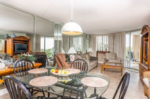 Condo, 2 Bedrooms, Partial Sea View | In-room dining