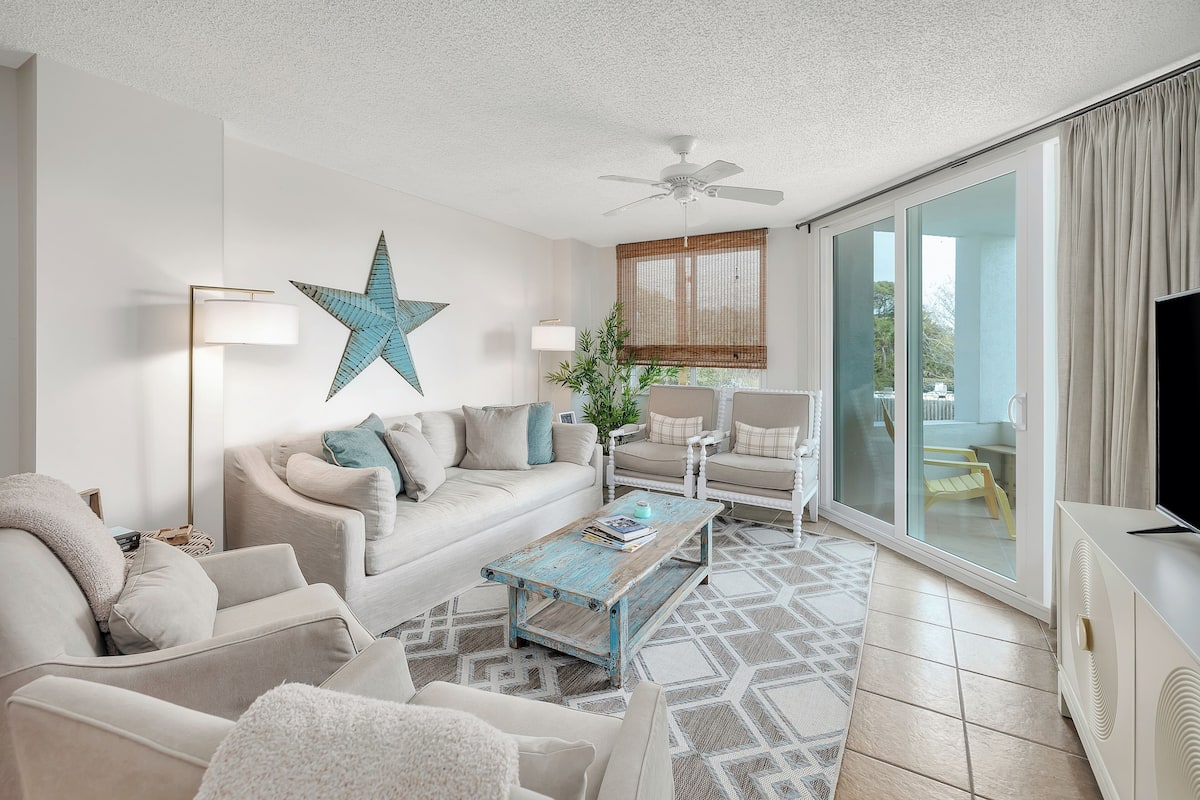 Condo, 2 Bedrooms | Living area | TV