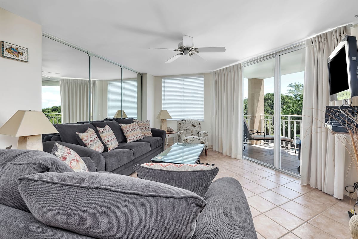 Condo, 2 Bedrooms, Partial Sea View | Living area | TV