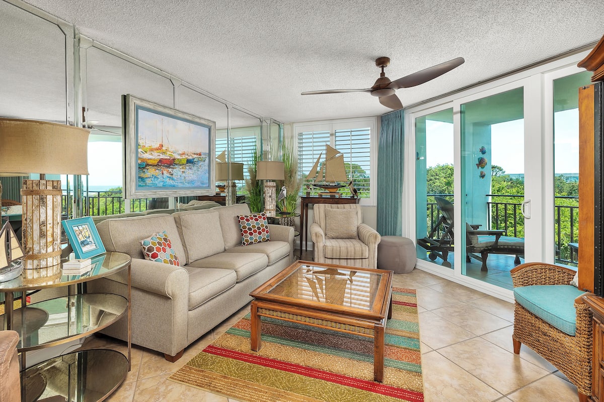Condo, 2 Bedrooms, Ocean View | Living area | TV