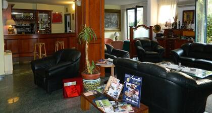 Ascot Lodging