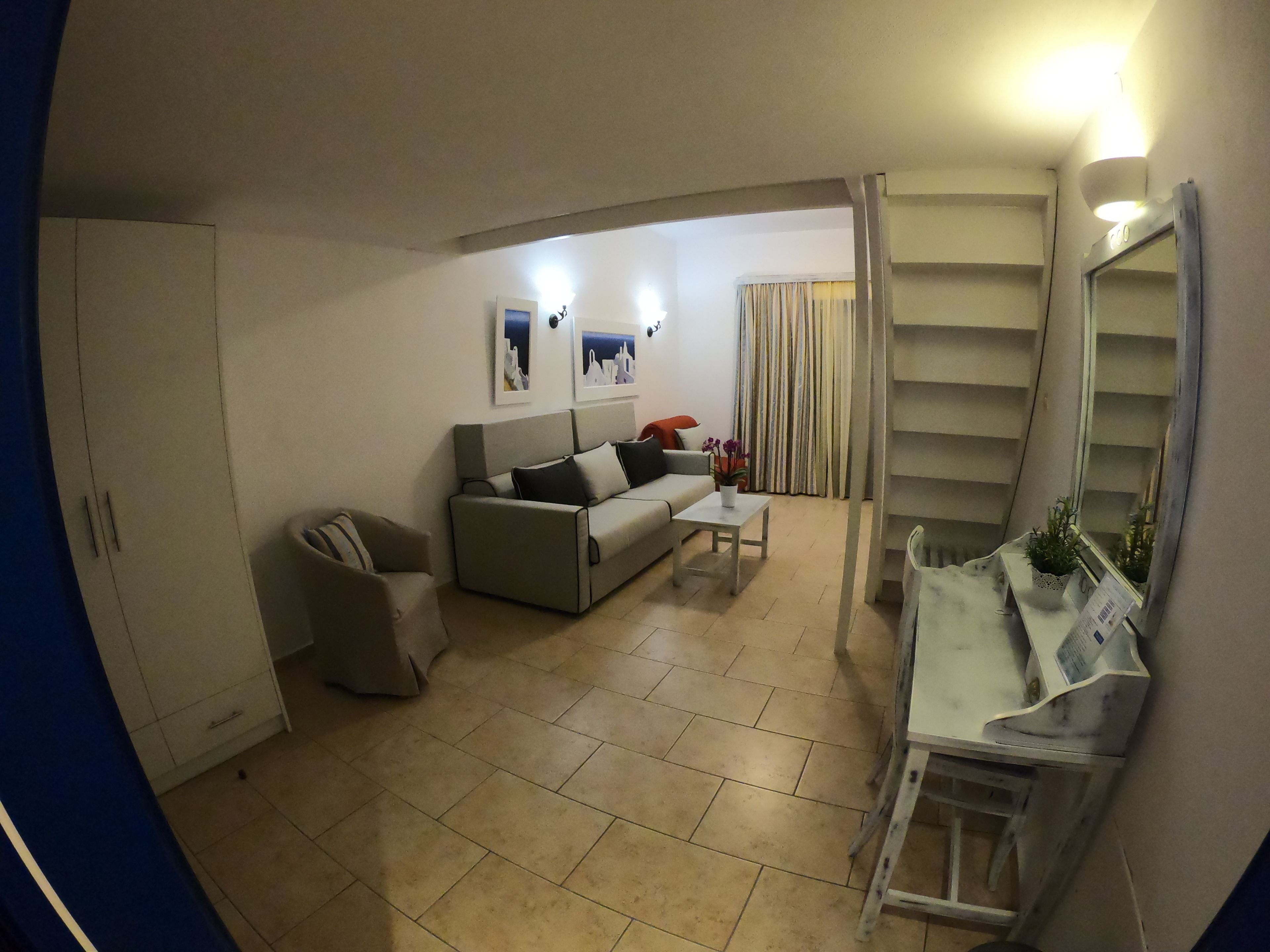 traditional suite | minibar, in-room safe, desk, soundproofing