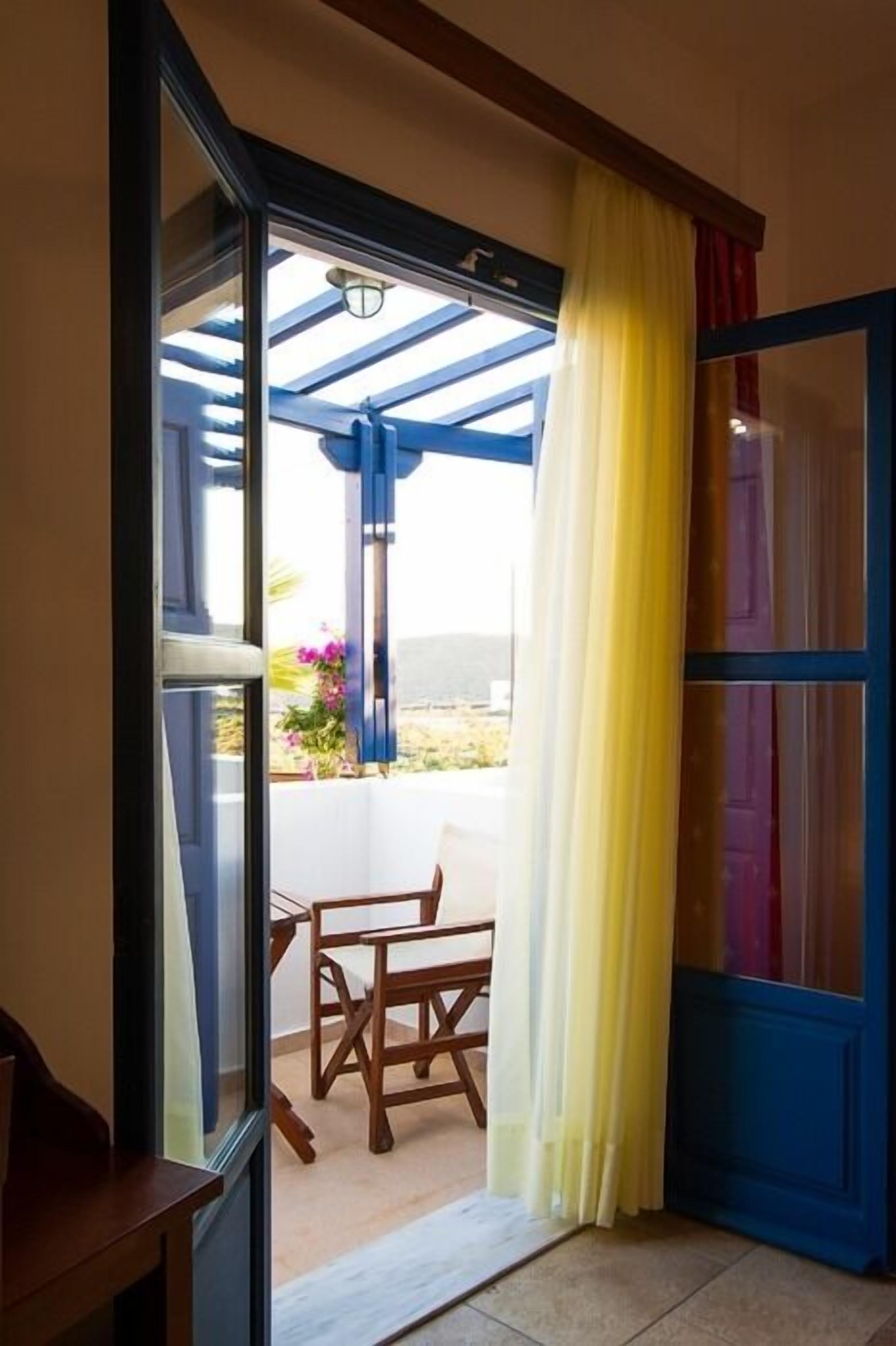 0b | minibar, in-room safe, desk, soundproofing