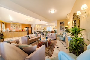 Sala de estar en el lobby