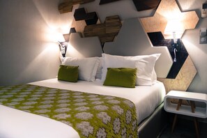 In-room safe, desk, iron/ironing board, free WiFi - Hotel Prince Albert Wagram (Paris)