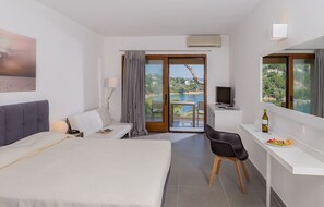 Superior Double Room, Sea View (Deluxe) | In-room safe, blackout curtains, bed sheets - Cape Kanapitsa Hotel & Suites (Skiathos)