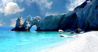 Cape Kanapitsa Hotel & Suites