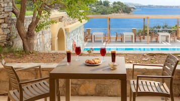 Deluxe Room, Sea View | Balcony