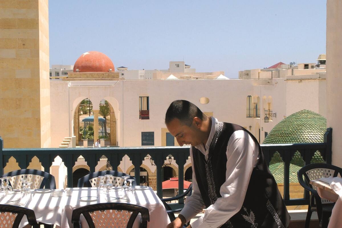 breakfast, lunch and dinner served