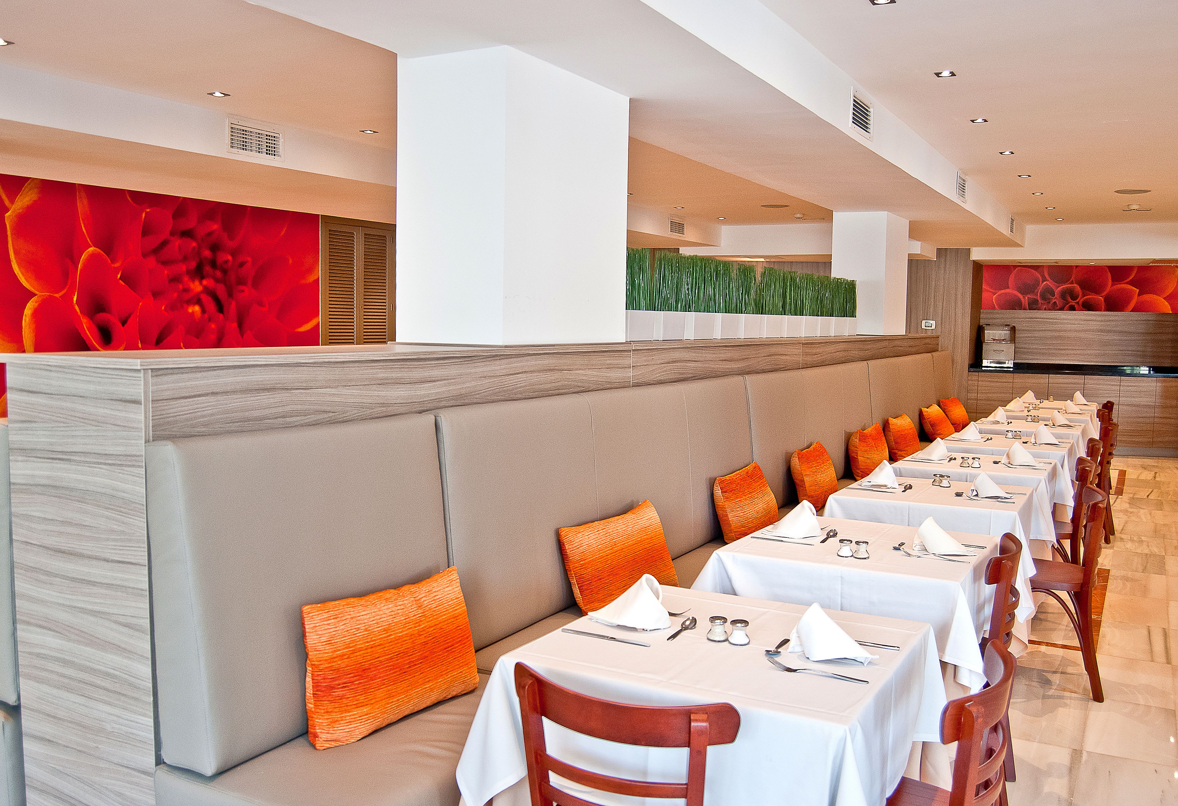 Dagelijks ontbijtbuffet (EUR 14 per persoon)