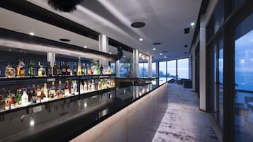 2 bars/lounges, poolside bar