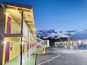 واجهة المنشأة