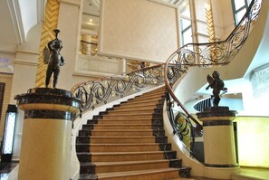 Staircase - Regal Riviera (CANTON (GUANGZHOU))