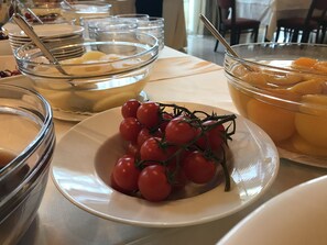 Petit déjeuner préparé à la commande compris tous les jours