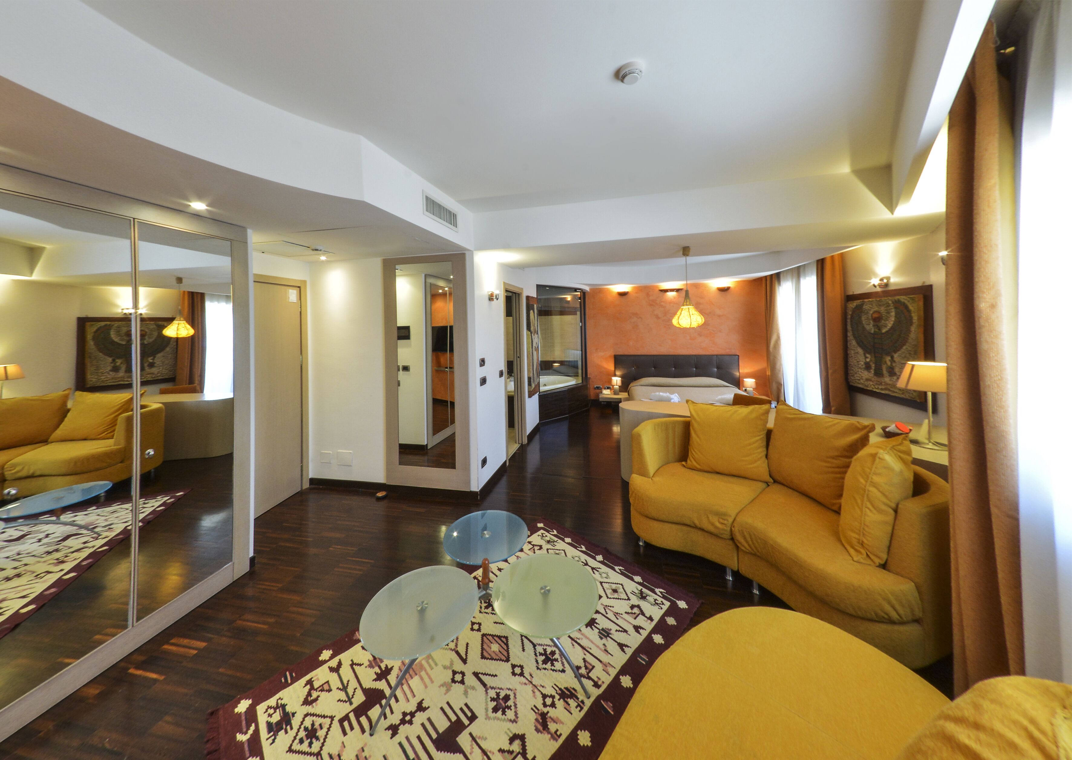 superior suite | 1 bedroom, hypo-allergenic bedding, minibar, in-room safe