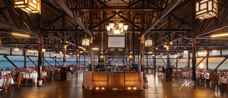 5 restaurants, spécialités Cuisine à base de fruits de mer