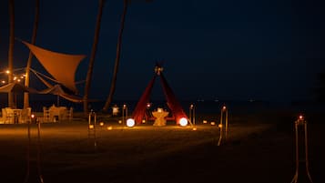 Couples’ dining