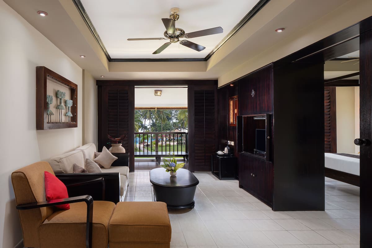 Süit, 1 En Büyük (King) Boy Yatak (Nirwana Suite) | Oturma alanı | Uydu yayını kanalları bulunan 32 inç düz ekran televizyon, televizyon