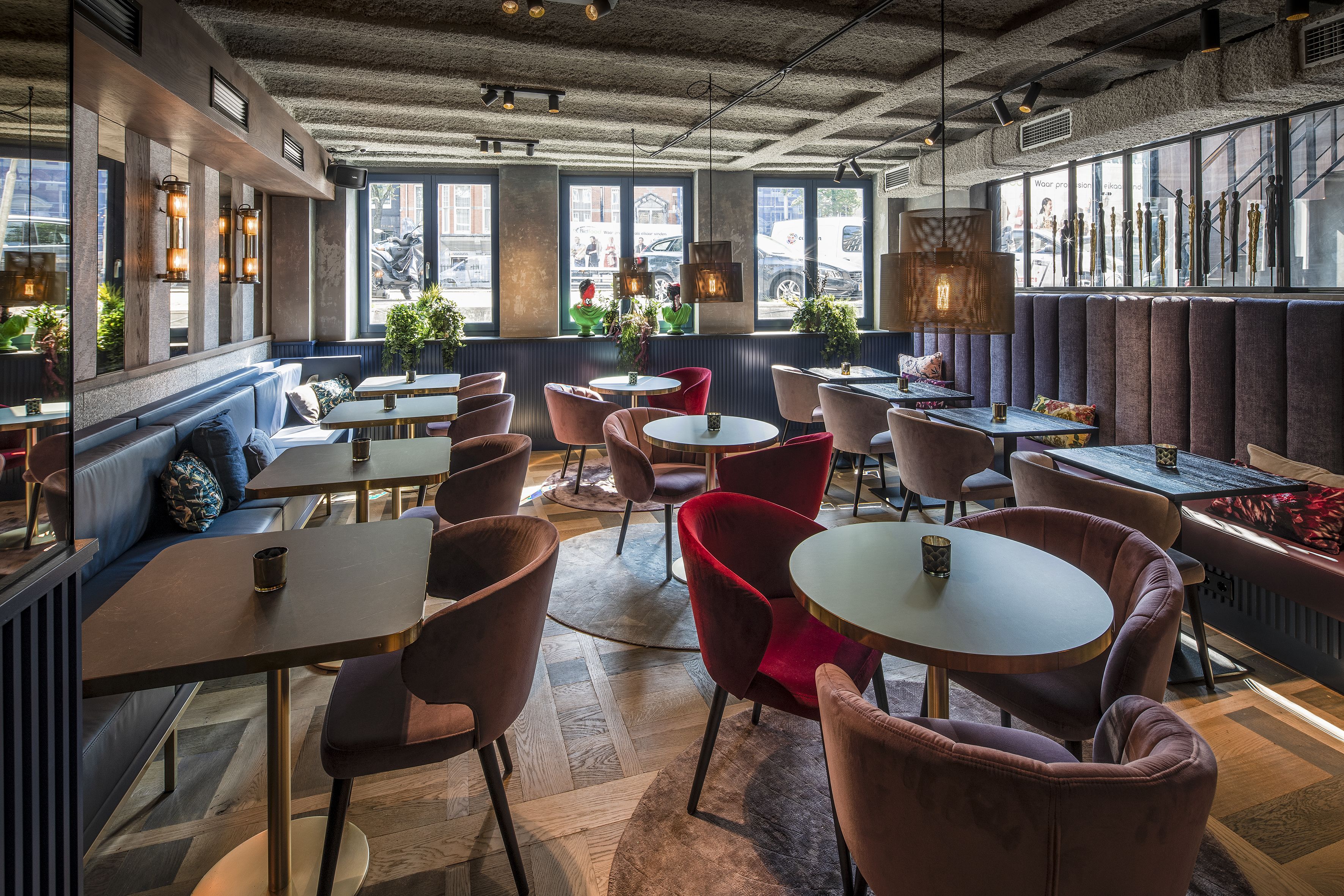 Daily buffet breakfast (EUR 25 per person)