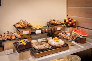 Daily buffet breakfast for a fee - iH Hotels Milano Gioia (Milan)