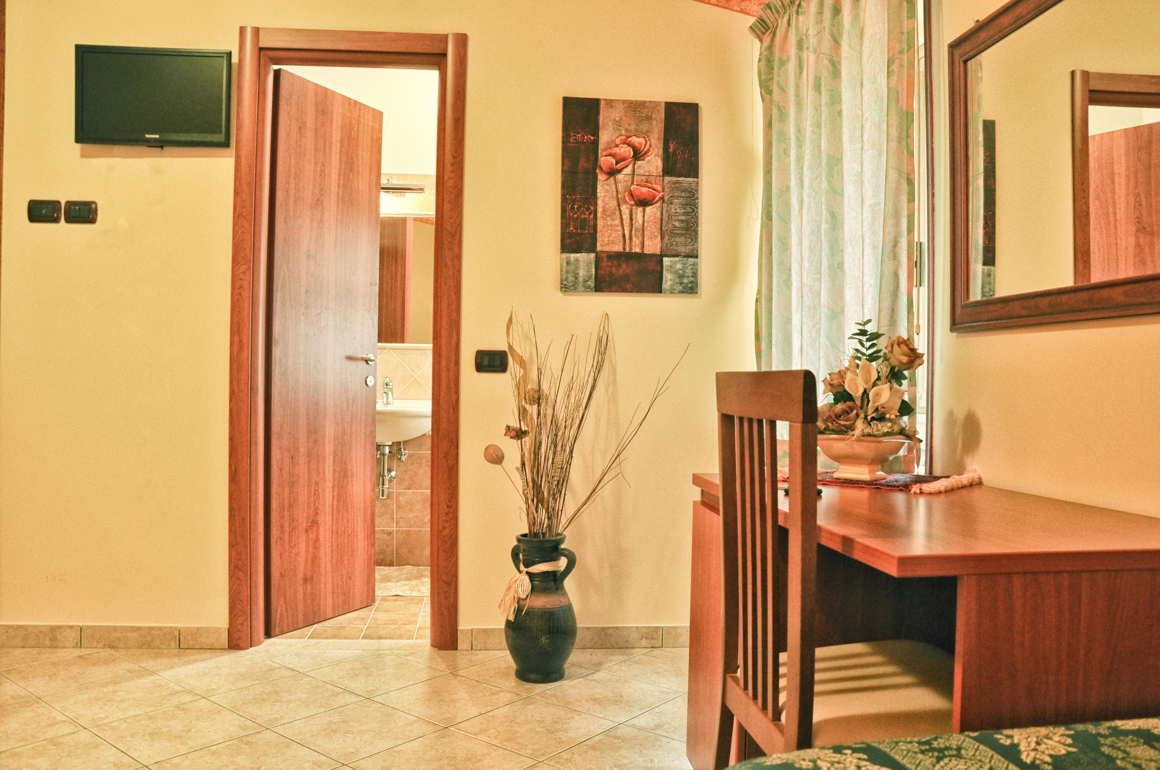 classic triple room | room amenity