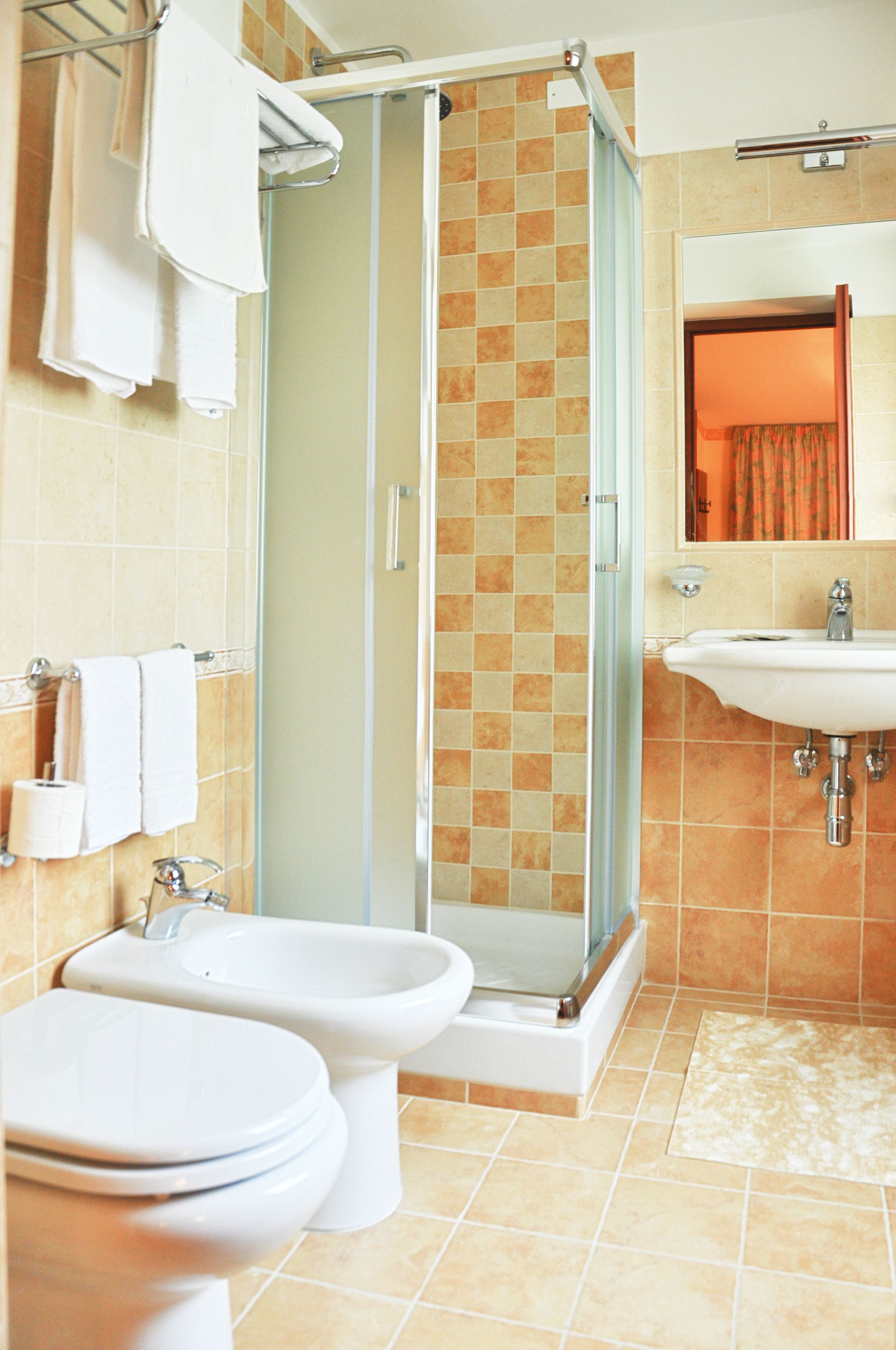 classic triple room | bathroom | shower, rainfall showerhead, free toiletries, hair dryer