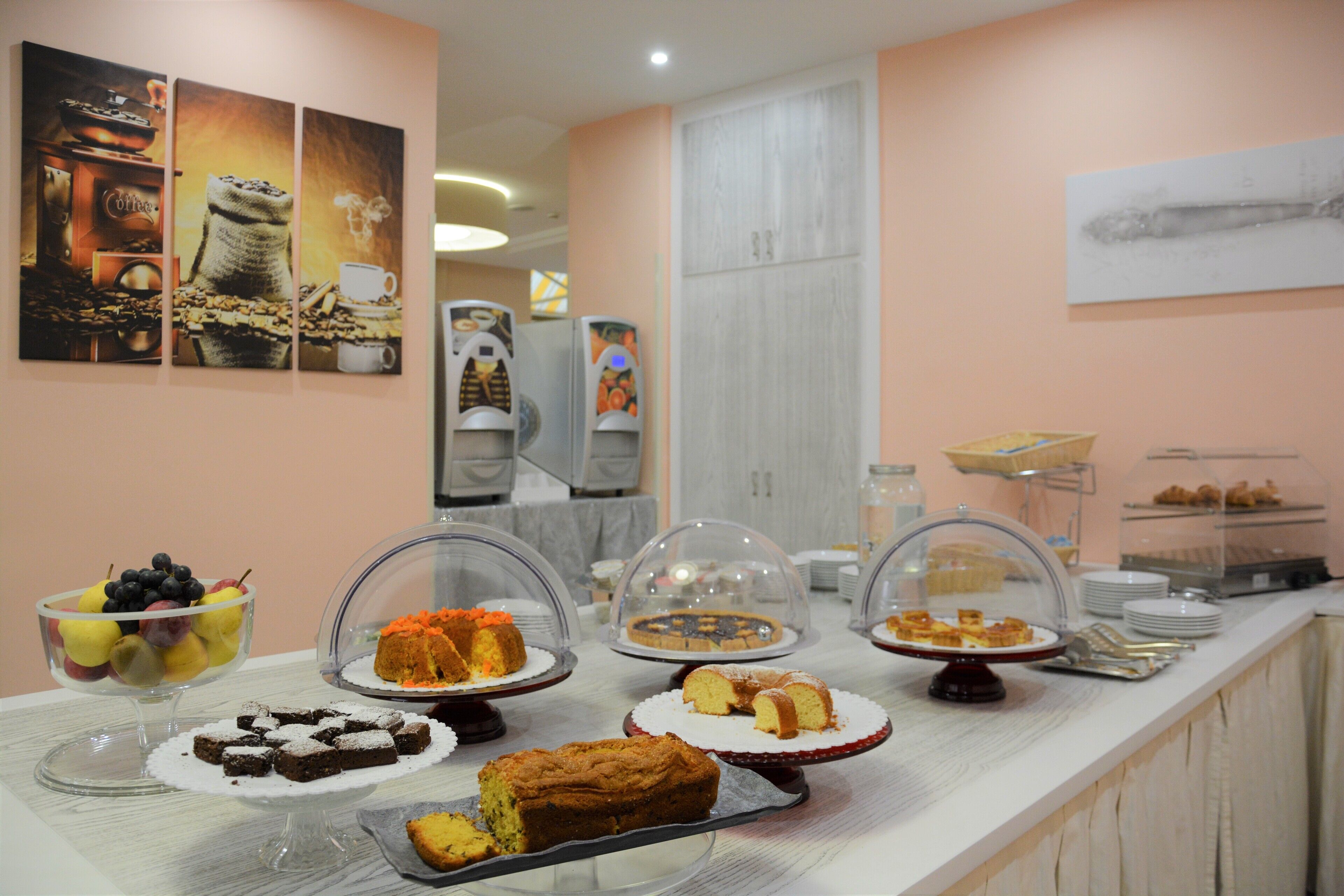 free daily continental breakfast