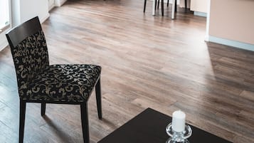 Apartment | Living area | Flat-screen TV