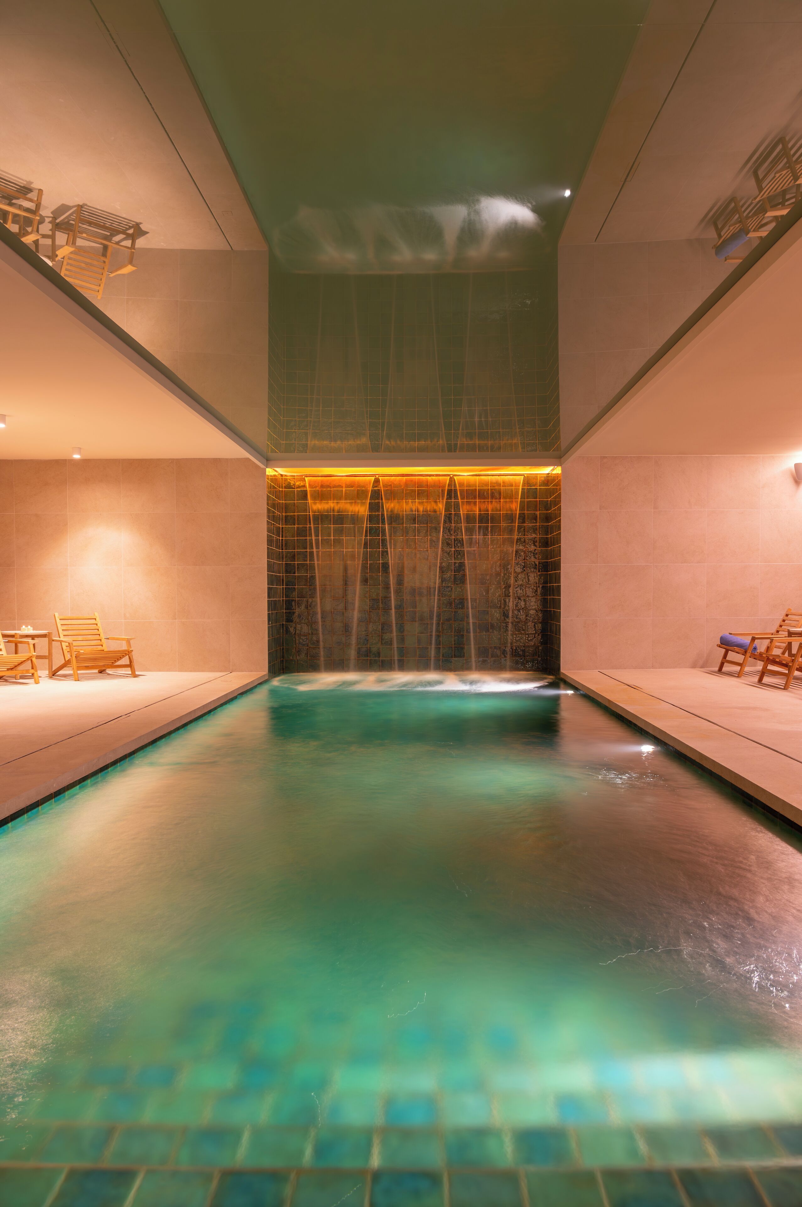 Salas de tratamientos para parejas, sauna, bañera de hidromasaje 