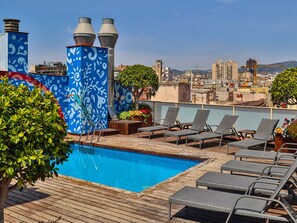 Outdoor pool, pool loungers - Ciutat de Barcelona (Barcelona)