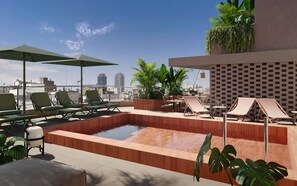 Piscina a l'aire lliure i gandules 