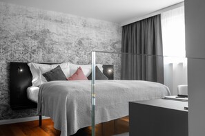 Duplex Suite | Anti alerjik yatak takımı, minibar, odada kasa, masa 