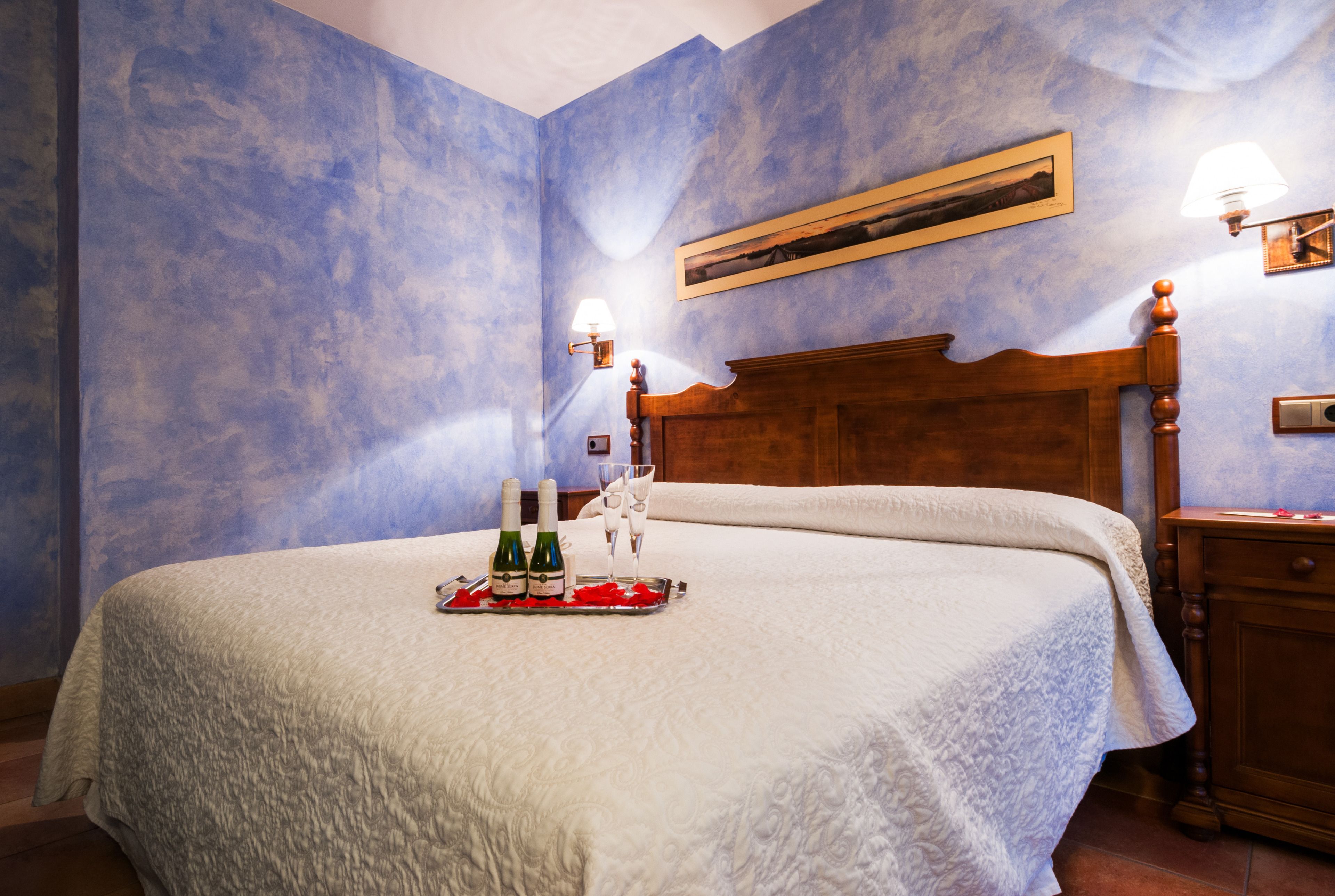 superior double room | 1 bedroom, minibar, in-room safe, desk