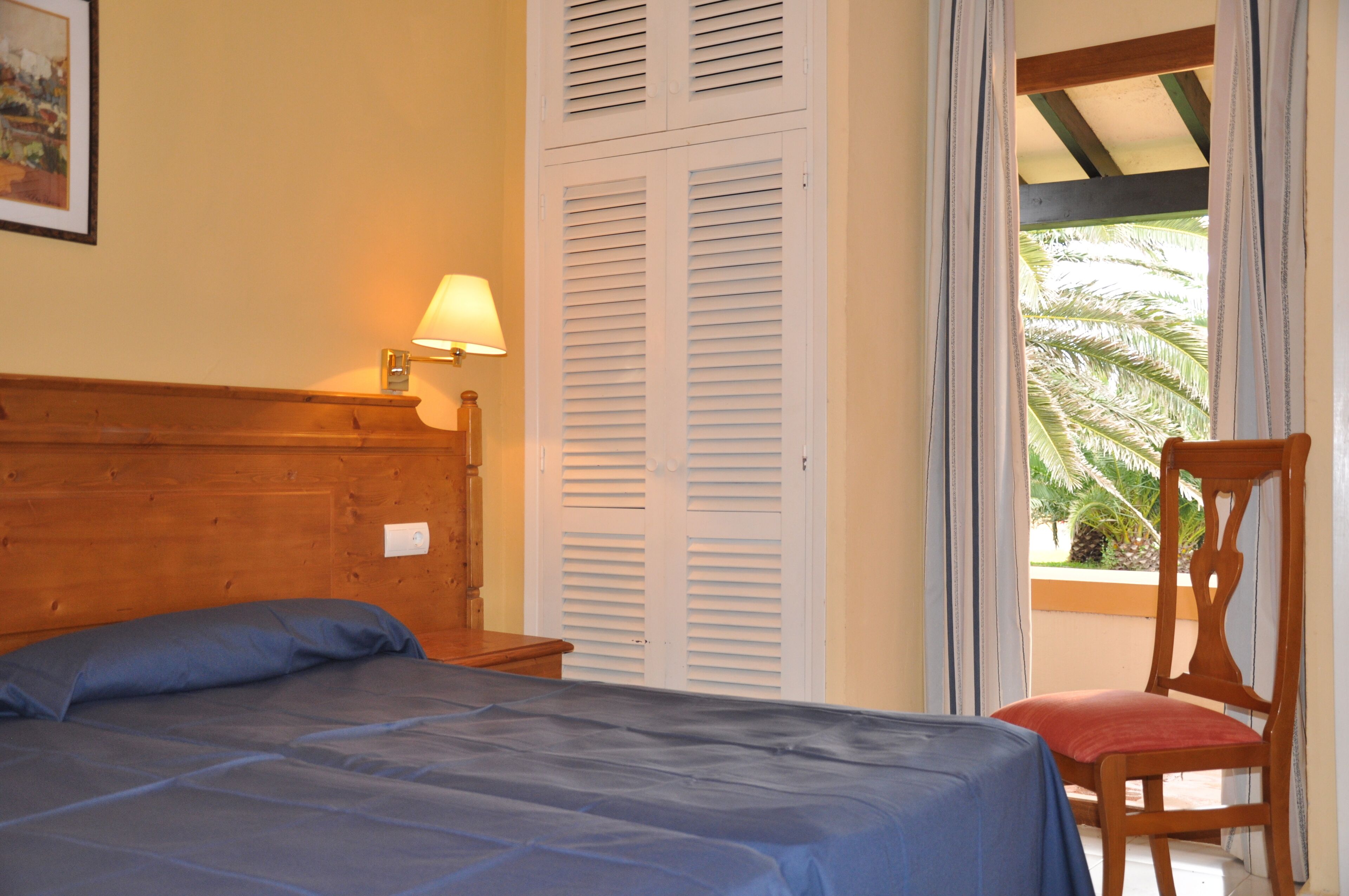 In-room safe, blackout drapes, soundproofing, free WiFi