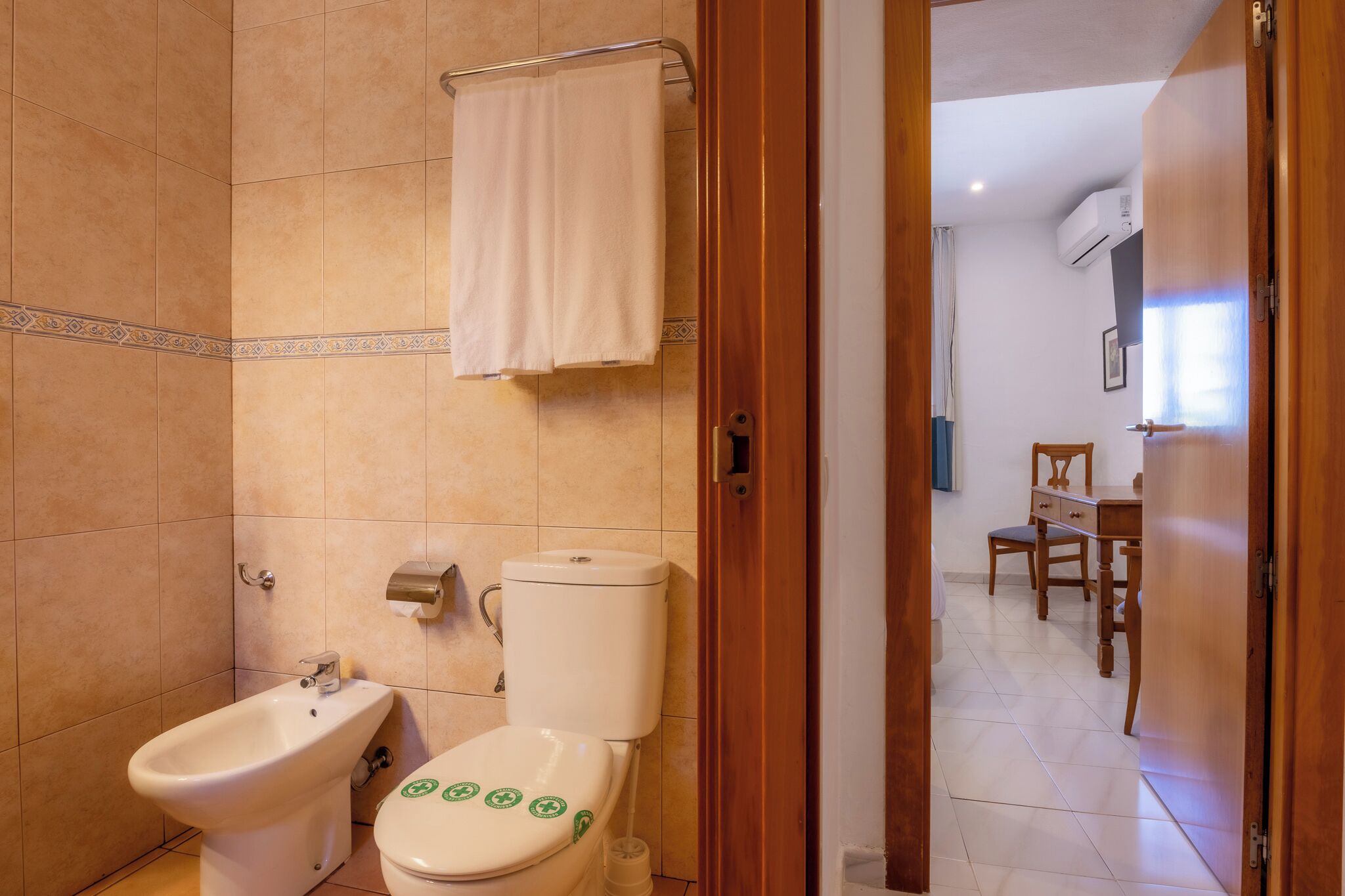 triple room, garden view | bathroom | hair dryer, bidet, towels, soap