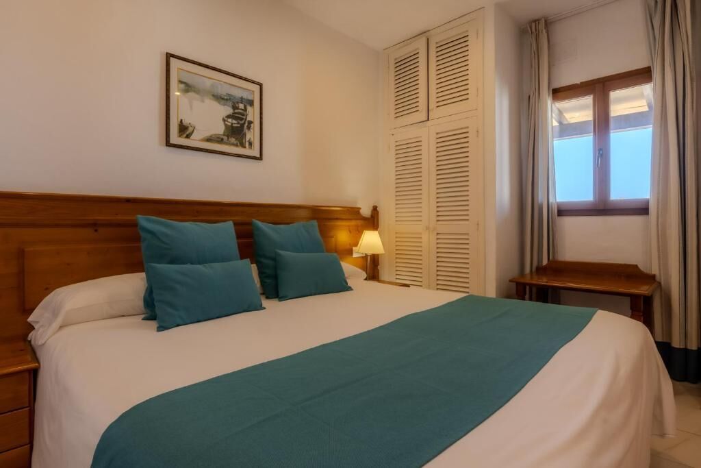 In-room safe, blackout drapes, soundproofing, free WiFi
