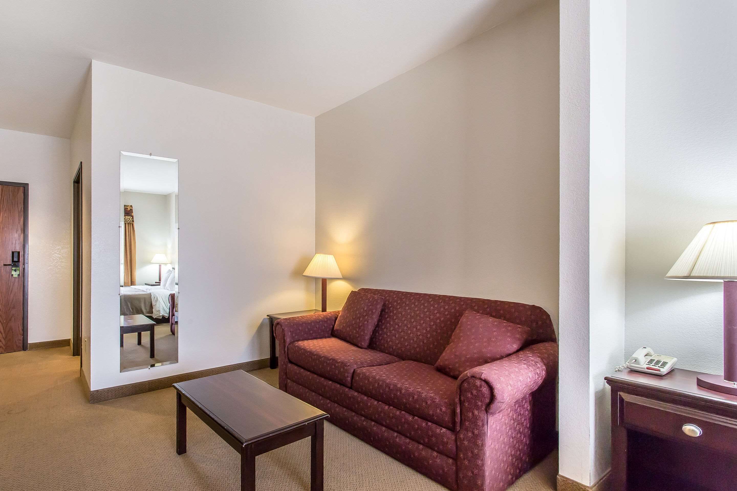 suite, non smoking | desk, iron/ironing board, free wifi, bed sheets