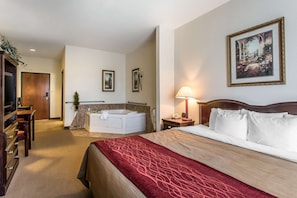 Escritorio, tabla de planchar con plancha, wifi gratis y ropa de cama