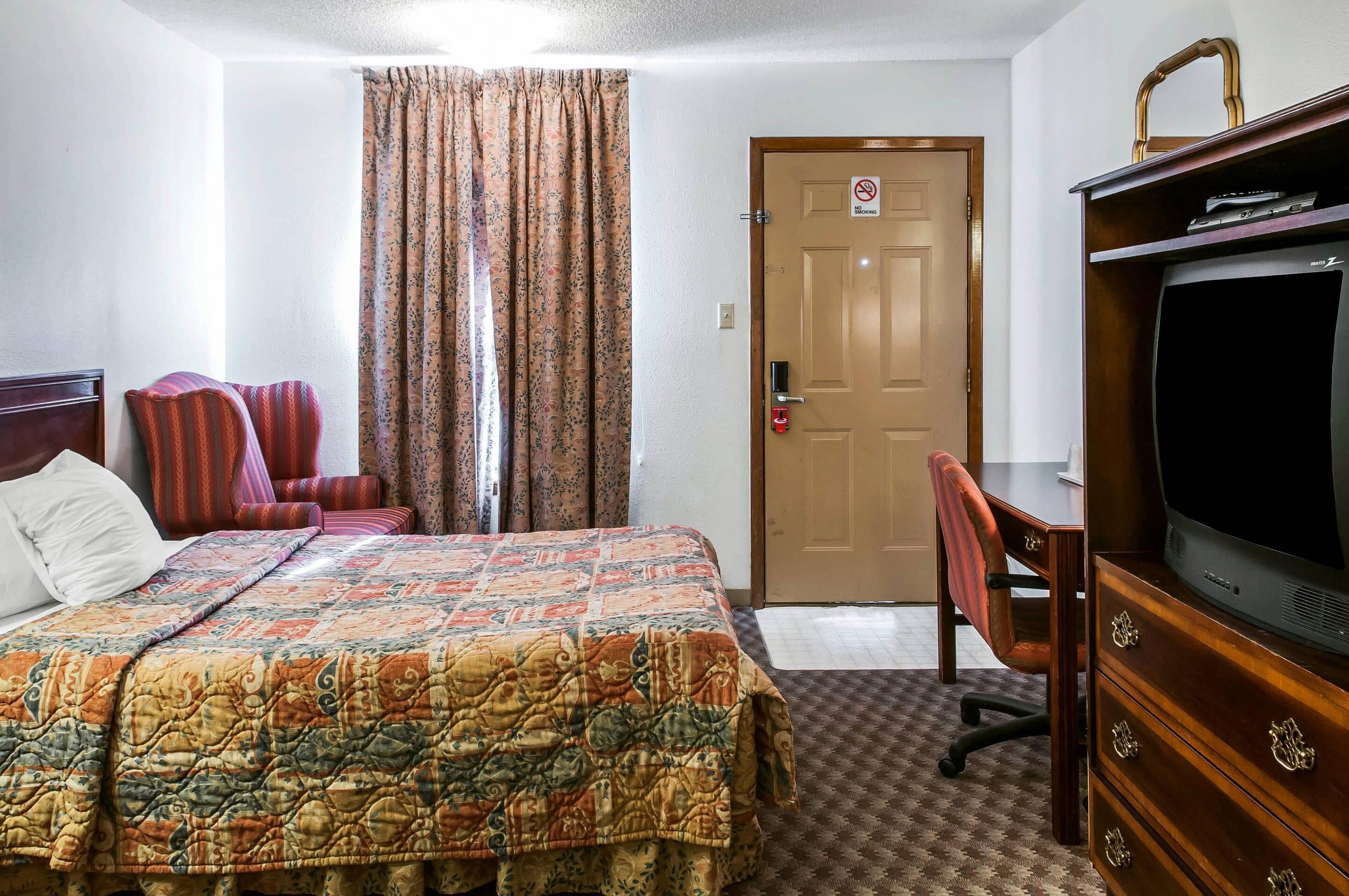 Standard Double Room, 2 Double Beds, Non Smoking | Desk, laptop workspace, blackout drapes, iron/ironing board (on request)