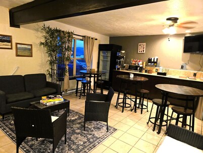 Econo Lodge Eagle Nest