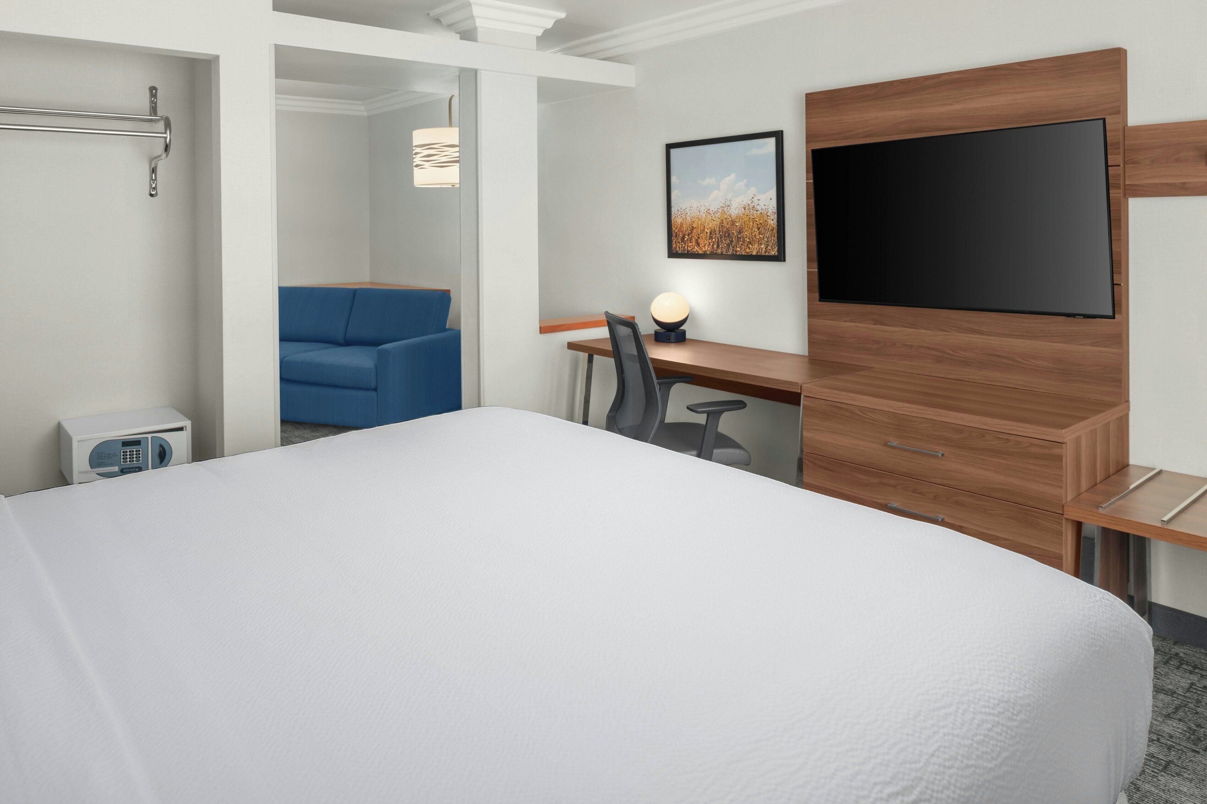 Hypo-allergenic bedding, in-room safe, desk, iron/ironing board