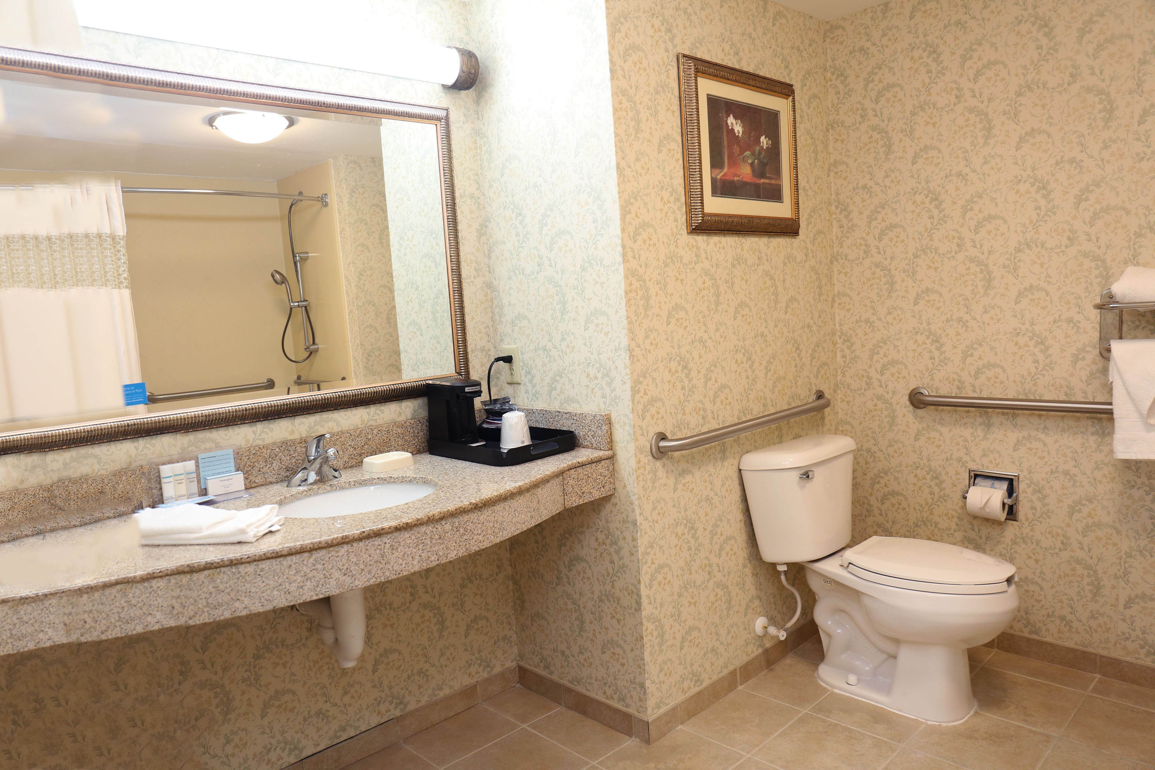 free toiletries, hair dryer