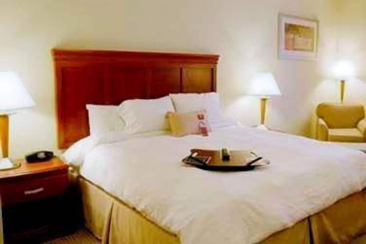 Minibar, iron/ironing board, free cribs/infant beds, free rollaway beds