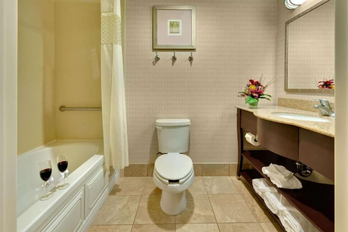 Bathroom | Free toiletries, hair dryer