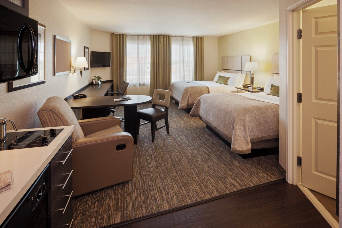 Suite, 1 Bedroom | Premium bedding, in-room safe, desk, laptop workspace